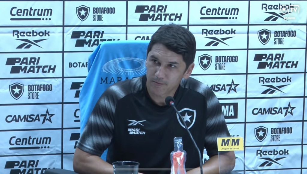 Lúcio Flávio, auxiliar técnico do Botafogo - Foto: Reprodução / Botafogo TV