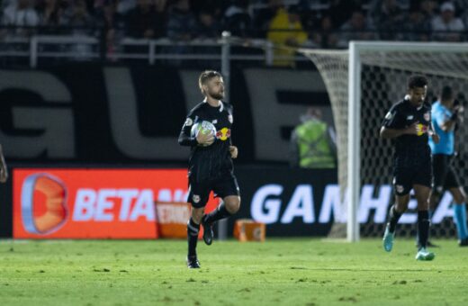 Eduardo Sasha jogador do Bragantino comemora seu gol durante partida contra o Palmeiras no estádio Nabi Abi Chedid pelo campeonato Brasileiro A 2023 - Foto: Fabio Moreira Pinto/Agência de Fotografia-AGIF/ Estadão Conteúdo