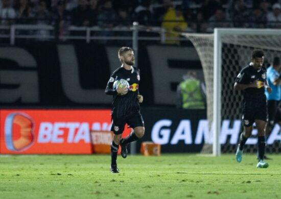 Eduardo Sasha jogador do Bragantino comemora seu gol durante partida contra o Palmeiras no estádio Nabi Abi Chedid pelo campeonato Brasileiro A 2023 - Foto: Fabio Moreira Pinto/Agência de Fotografia-AGIF/ Estadão Conteúdo