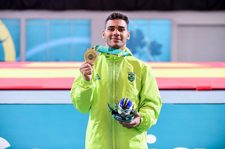 A conquista do ouro de Gabriel Falcão completa a marca de 100 medalhas para o Brasil nos Jogos Pan-Americanos 2023 - Foto : Reprodução/ Instagram @judocbj