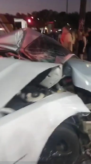 Situação do veículos após o acidente - Foto: Reprodução/Whatsapp
