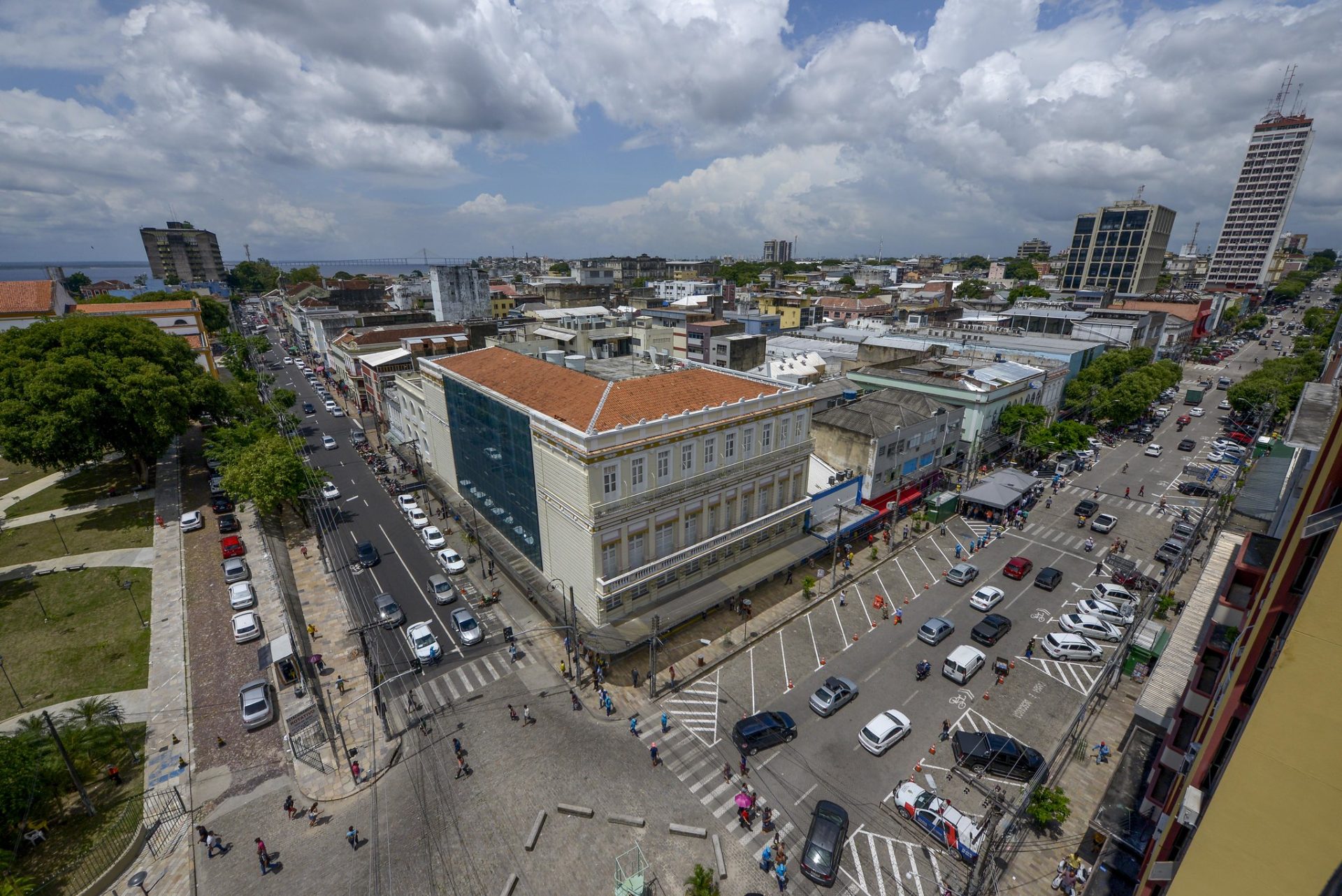 Previsão do Tempo Sol com nuvens no Centro de Manaus - Foto: Alex Pazuello/Semcom