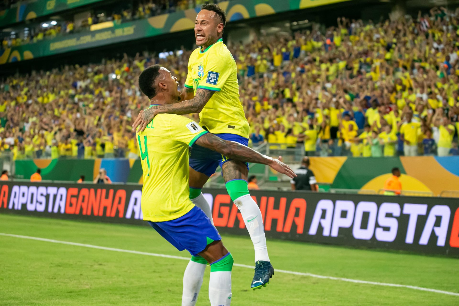 Com Neymar sob holofotes, Brasil visita Uruguai para recuperar pontos perdidos