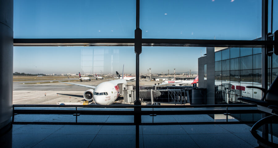 'Deboche' de passageiro sobre bomba faz PF isolar avião em Guarulhos