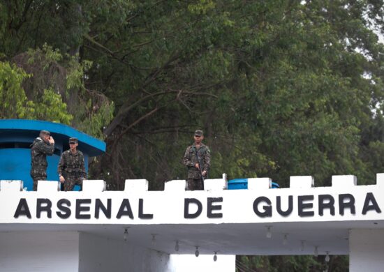 Exército investiga 20 militares por furto de armas no arsenal de Barueri