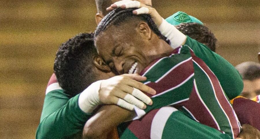 Jogadores do Fluminense comemoram um dos gols na vitória sobre o Goiás - Foto: Reprodução/Marcelo Gonçalves / FFC