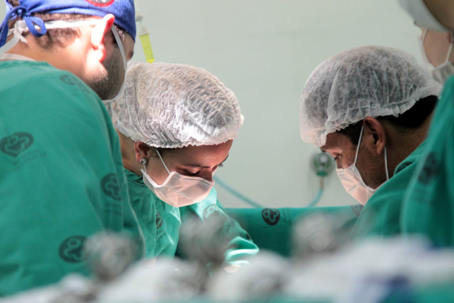 Médicos do Acre podem entrar em greve devido a cortes e irregularidades