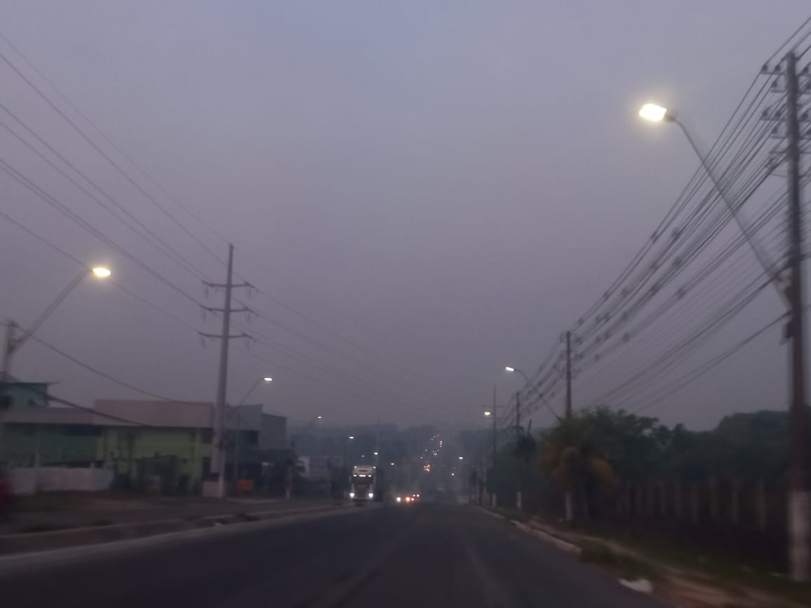 Fumaça encobre prédios em Manaus - Foto: Ana Kelly Franco/Portal Norte