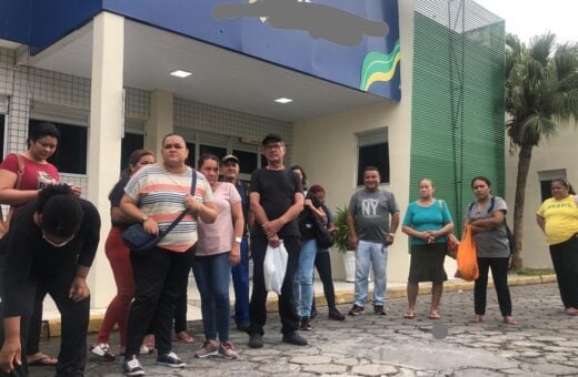 Funcionários do Hospital 'Joãozinho' protestam por falta de salário em Manaus