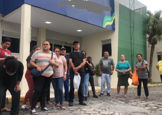 Funcionários do Hospital 'Joãozinho' protestam por falta de salário em Manaus