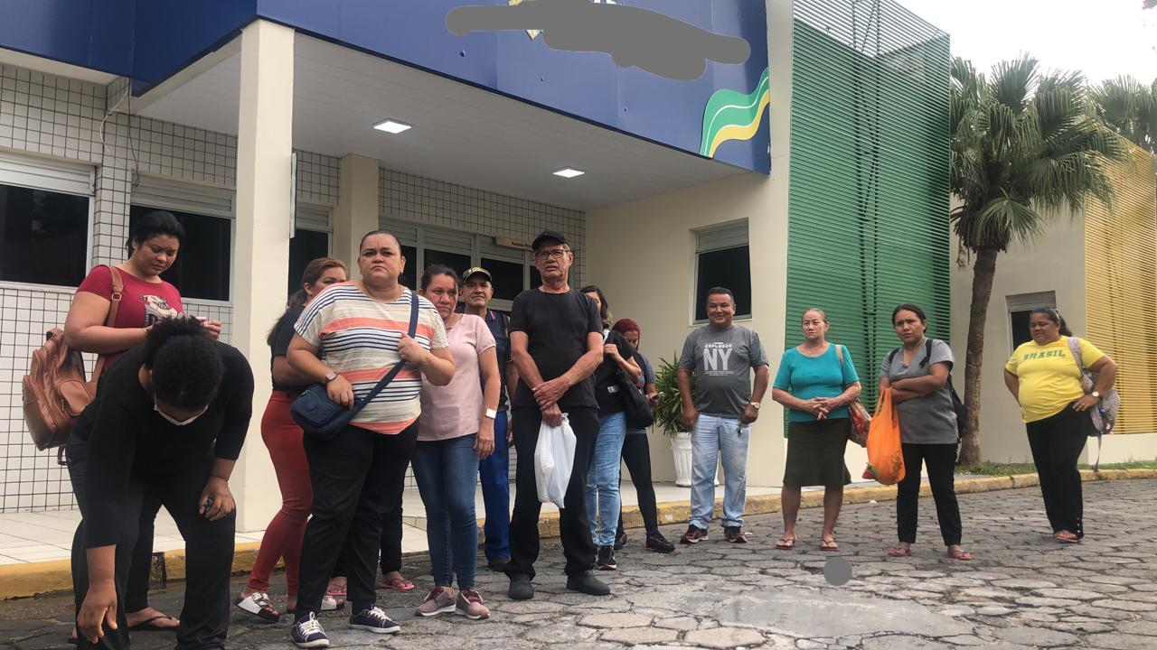 Funcionários do Hospital 'Joãozinho' protestam por falta de salário em Manaus