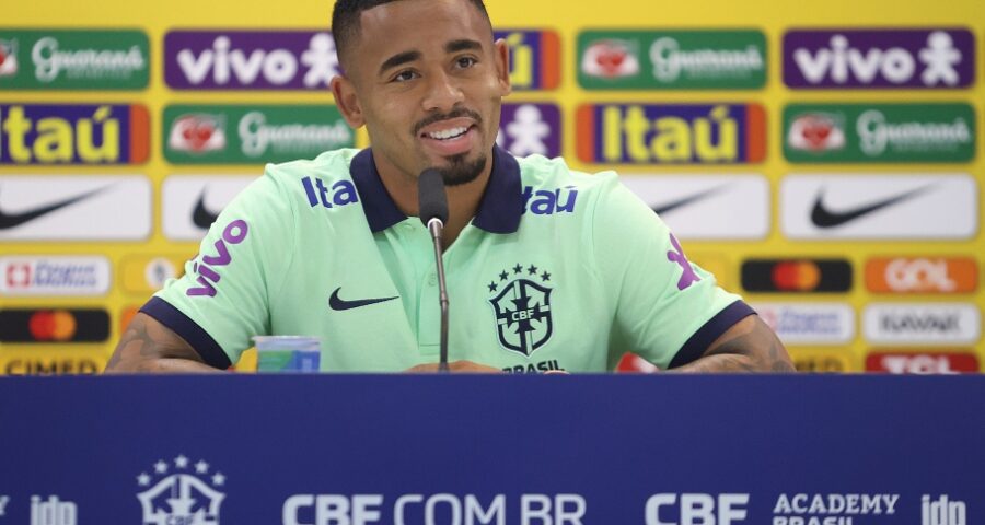 Gabriel Jesus concede entrevista coletiva na Arena Pantanal - Foto: Vitor Silva/CBF