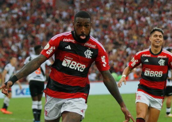 Gol de Gerson na partida entre Flamengo e Vasco - Foto: Felipe Duest/Pera Photo Press/Estadão Conteúdo