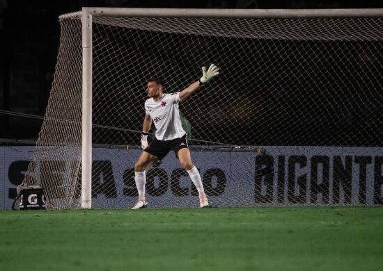 Goleiro Léo Jardim foi um dos responsáveis por garantir a vitória do Vasco - Foto: Leandro Amorim / Vasco da Gama