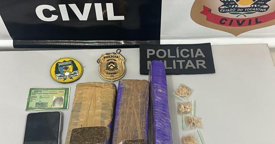 As drogas encontradas na encomenda foram três tabletes de maconha e mais 15 gramas de pedras de crack, o suspeito foi preso