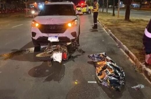 Idoso morre após colidir motocicleta com carro