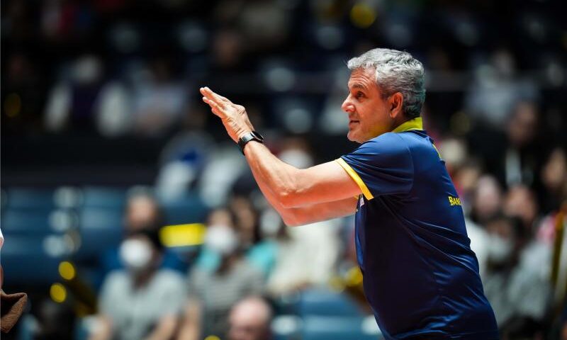 CBV anunciou na terça-feira (24), o técnico José Roberto como coordenador das seleções femininas - Foto: Divulgação/FIVB