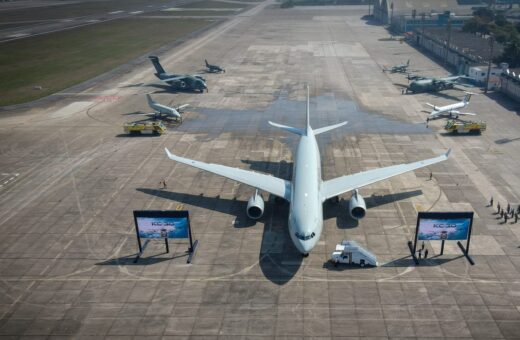 Um dos aviões que irá buscar os brasileiros é o KC-30 da FAB- Foto: Divulgação/FAB