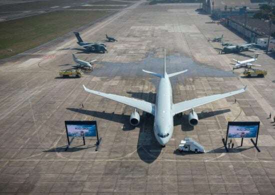 Um dos aviões que irá buscar os brasileiros é o KC-30 da FAB- Foto: Divulgação/FAB