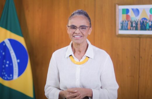 Marina Silva é vista em lanchonete no meio de estrada em Roraima