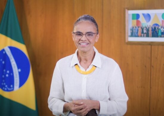 Marina Silva é vista em lanchonete no meio de estrada em Roraima