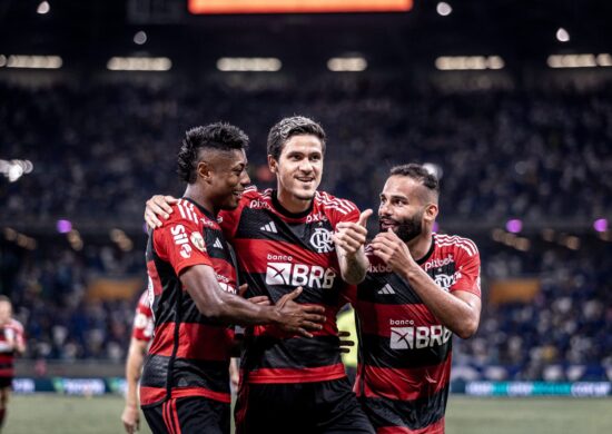 Pedro, do Flamengo, comemora seu gol na partida entre Cruzeiro - Foto: Matheus Sanches /Myphoto Press/Estadão Conteúdo