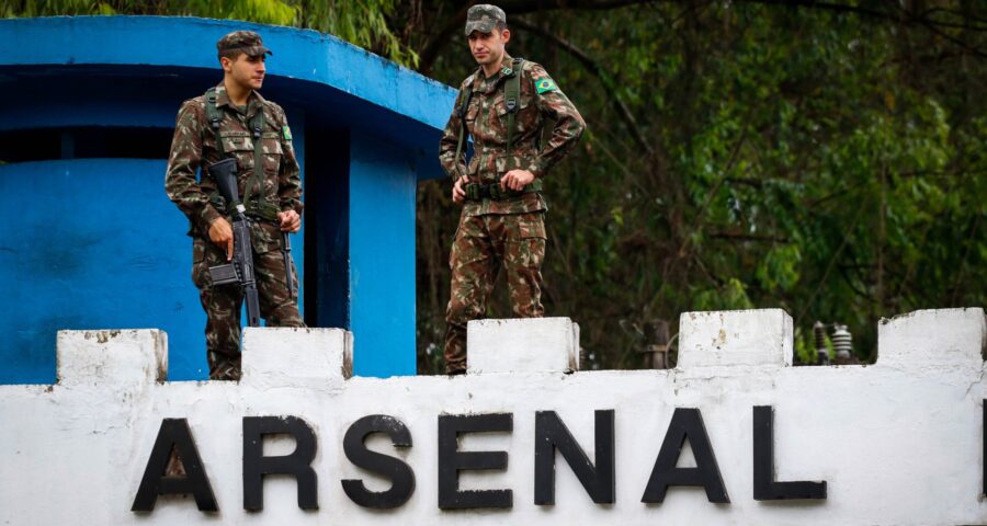 Mais 9 metralhadoras furtadas de quartel do Exército são achadas em Barueri