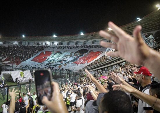 Mesmo diante de um ano difícil, torcida do Vasco se faz presente ao todas as partidas do clube - Foto: Matheus Lima e Leandro Amorim