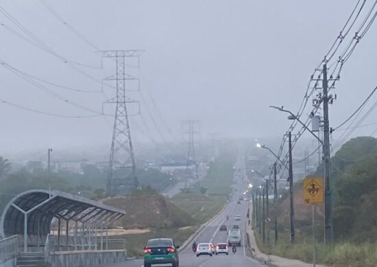 Neblina na Avenida das Torres na Zona Norte de Manaus - Foto: Ana Kelly Franco/ Portal Norte