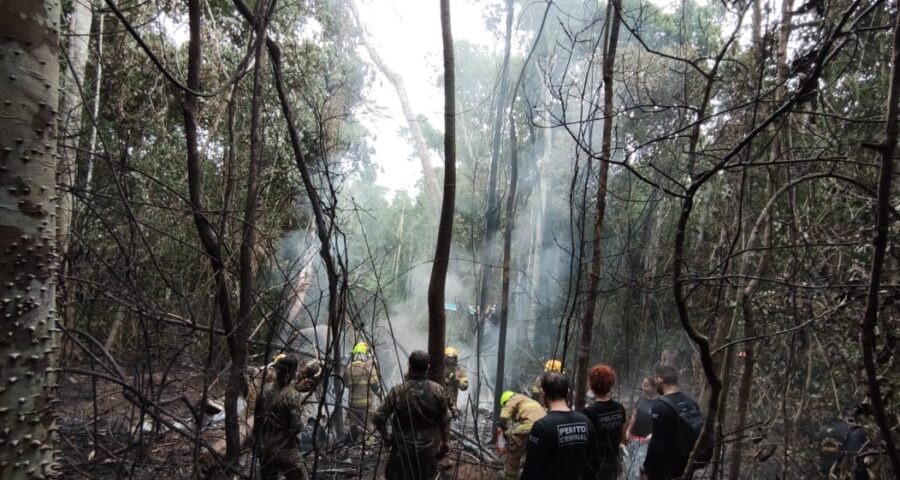 Queda de avião deixou 12 mortos, sendo a maioria de Envira, do Amazonas - Foto: Ascom/PCAC