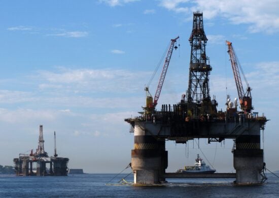 Plataforma de petróleo da Petrobras, fundada na Baía de Guanabara no Rio de Janeiro - Foto: Fábio Motta/Estadão Conteúdo