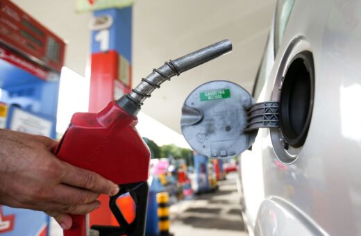 Preço médio da gasolina cai 0,88% na semana, para R$ 5,69 o litro