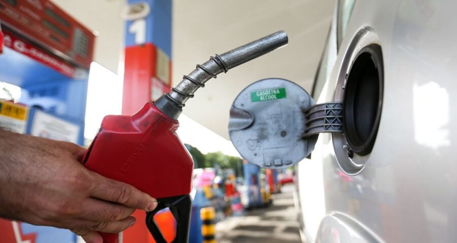 Preço médio da gasolina cai 0,88% na semana, para R$ 5,69 o litro