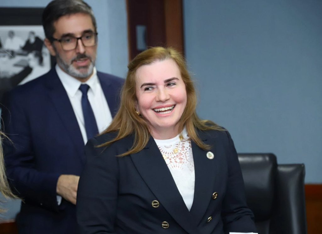 Primeira mulher no cargo, Yara Lins assume novamente presidência do TCE-AM