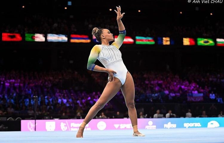 Rebeca Andrade garante vaga na final por equipes de ginástica e nos Jogos Olímpicos de Paris 2024 - Foto: Reprodução/ Instagram @rebecarandrade