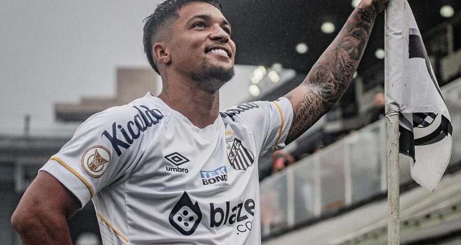 Marcos Leonardo está próximo de entrar no Top 50 de artilheiros do Santos FC - Foto: Reprodução/ Instagram @marcosleonardo09