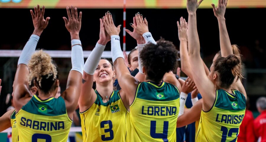 A Seleção brasileira feminina venceu a equipe argentina por 3 sets a 0, neste domingo (22) - Foto: Reprodução/ X @timebrasil