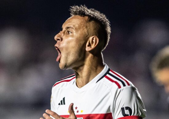 Rafinha renova contrato com o São Paulo até fim de 2024 - Foto: Reprodução/ Instagram @r_13official