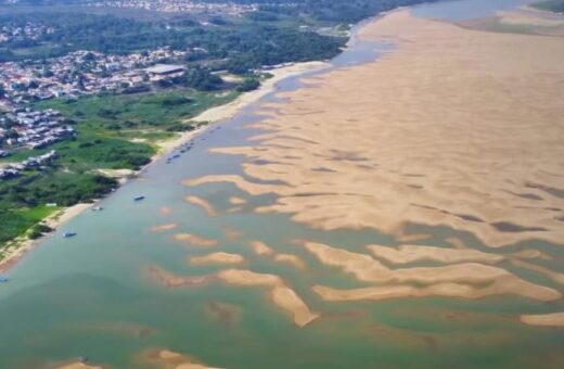 Seca afeta Rio Tapajós e altera paisagem de Alter do Chão no Pará