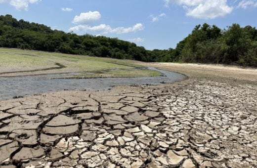 Seca do Rio Negro caminha para a quarta maior da história no AM