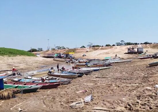 Seca em Barreirinha no interior do Amazonas - Foto: Reprodução/Facebook@barreirinhaemdestaque