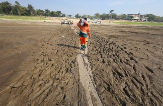 Seca histórica Rio Negro segue descendo e registra nível em 13,19 m no AM