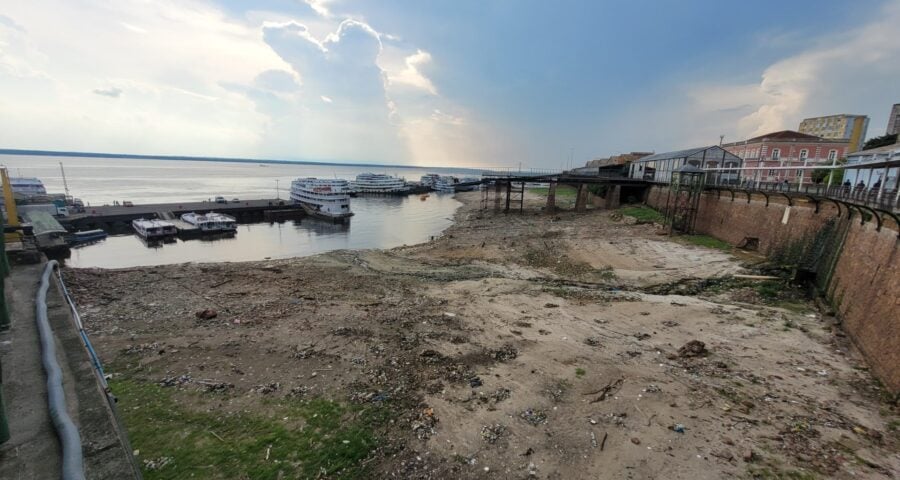 Seca histórica Rio Negro tem queda na descida e registra 12,70 m