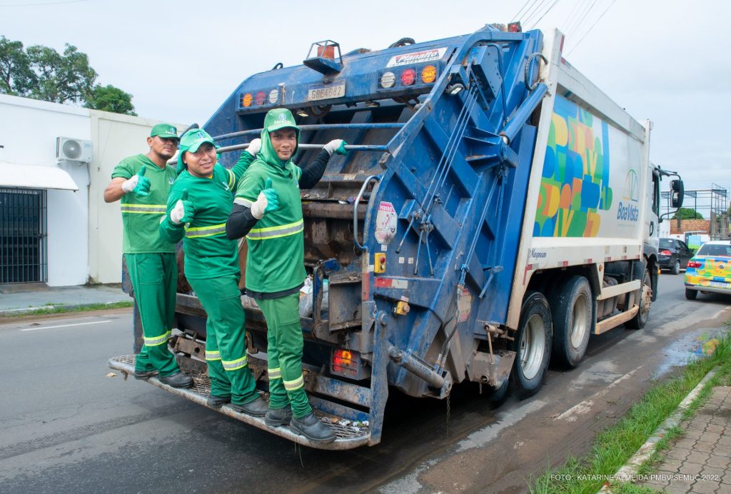 Serviços essenciais em Boa Vista-RR: Caminhão do lixo