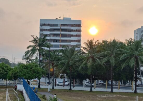 Previsão do tempo Depois de alguns dias sem aparecer devido à fumaça, o sol já aparece no céu de Manaus - Foto: Celso Maia