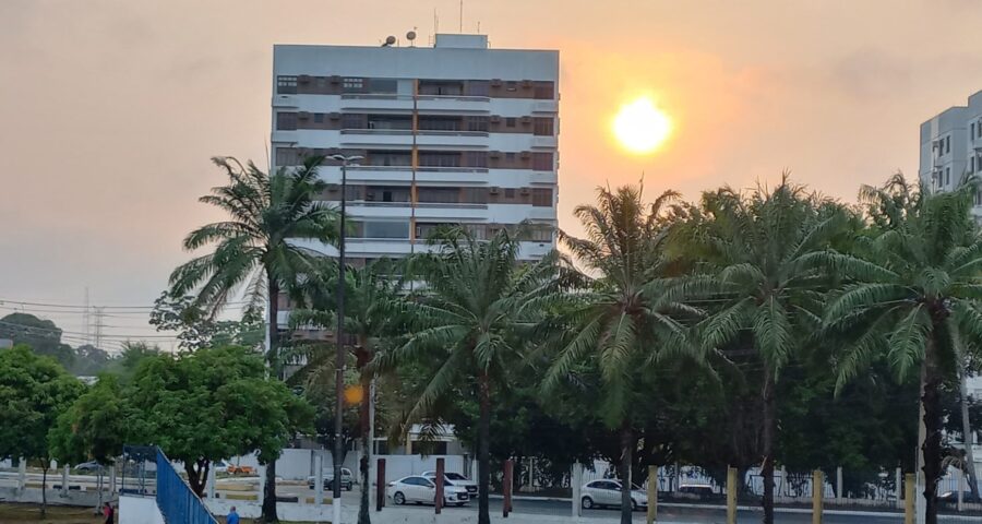 Previsão do tempo Depois de alguns dias sem aparecer devido à fumaça, o sol já aparece no céu de Manaus - Foto: Celso Maia