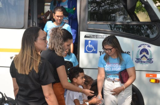 TO: Ação leva crianças da ala pediátrica para o cinema