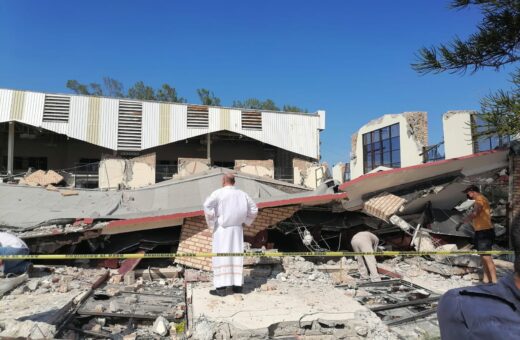 Teto de igreja no México desaba durante missa e causa 10 mortes