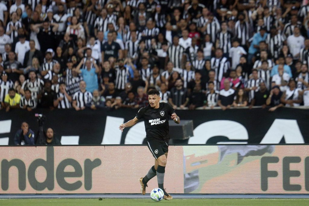 O próximo compromisso de Tiquinho Soares e do Botafogo será contra o América-MG, em 18 de outubro, no Horto - Foto: Vítor Silv/ Botafogo