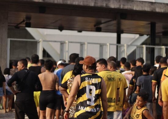 Torcedores chegam para jogo entre Amazonas FC e Brusque